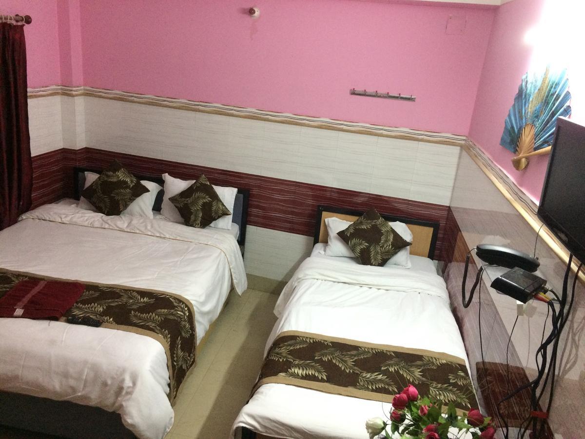 Oyo 16064 Tirupati Lodge Siliguri Exteriör bild