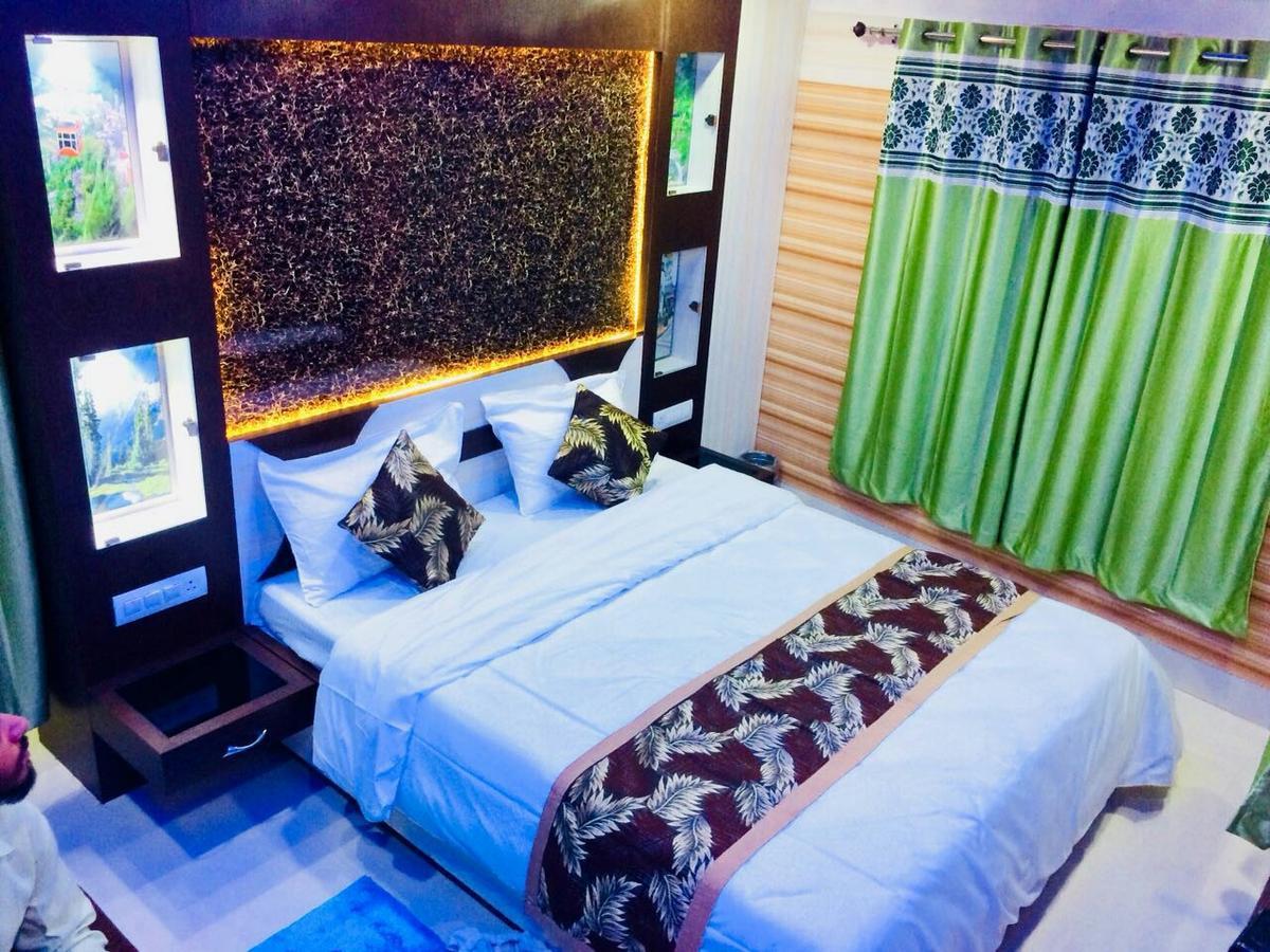 Oyo 16064 Tirupati Lodge Siliguri Exteriör bild